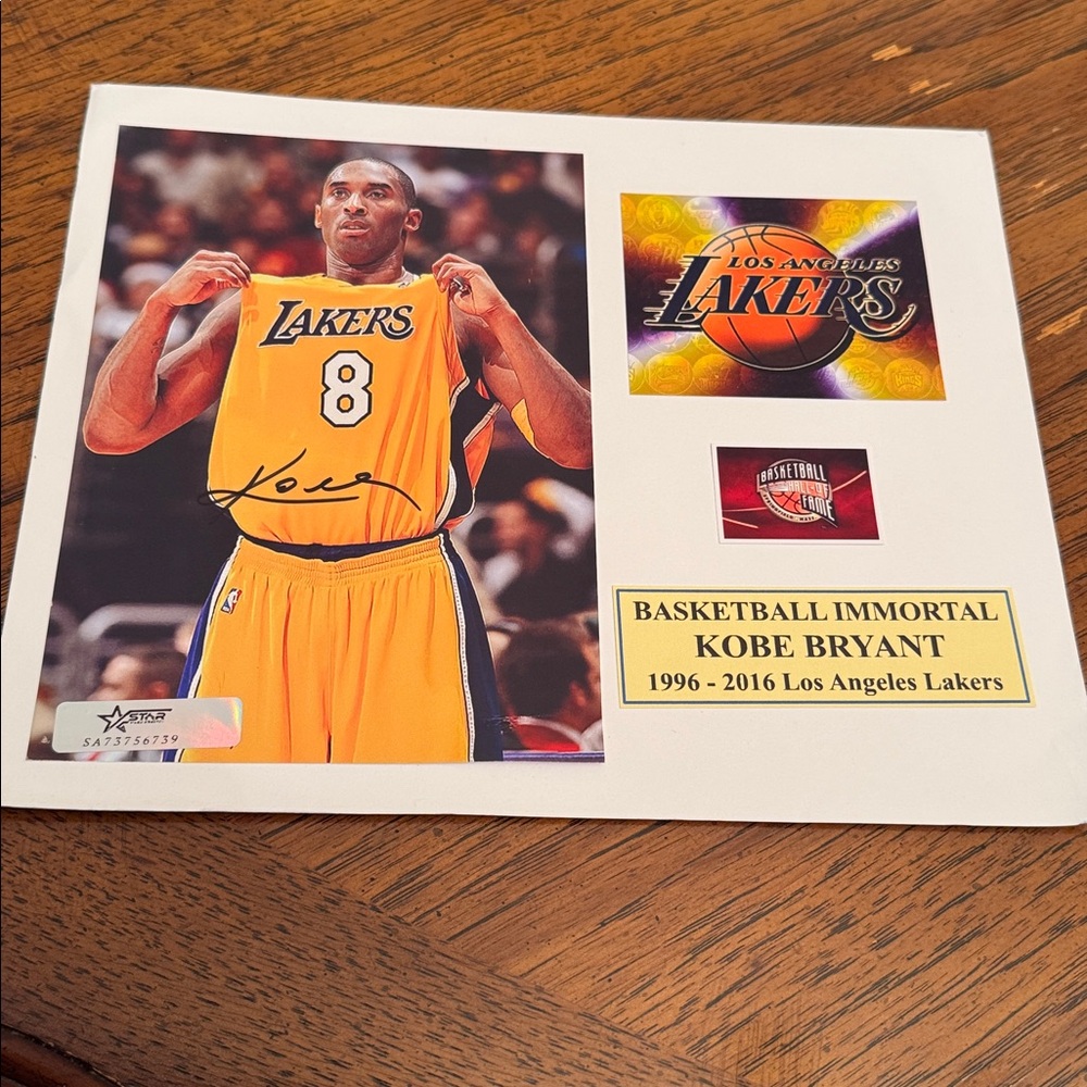 - Kobe Bryant Los Angeles Lakers signed photo